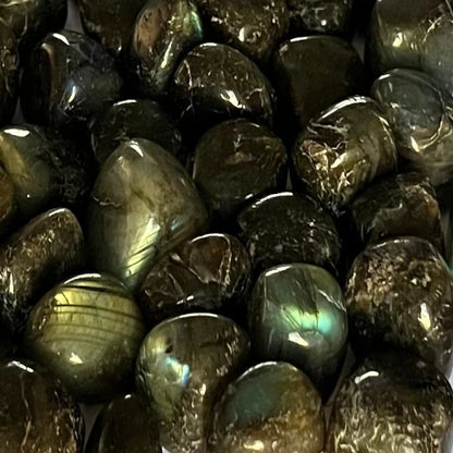 © SASARA • Mindfully-Sourced, High-Quality Labradorite Crystals